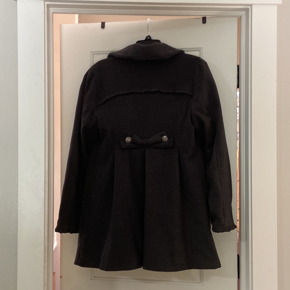 BEAUTIFUL RUFFLED COAT - Picture 7 of 9